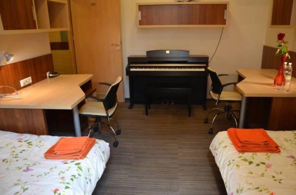 Dom Studencki Akademia Muzyczna Albergue Cracovia Exterior foto